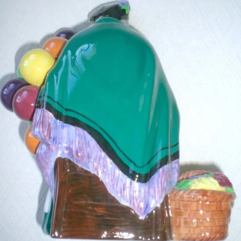 ROYAL DOULTON THE OLD BALLOON SELLER HN1315 vintage grandma cottage porcelain